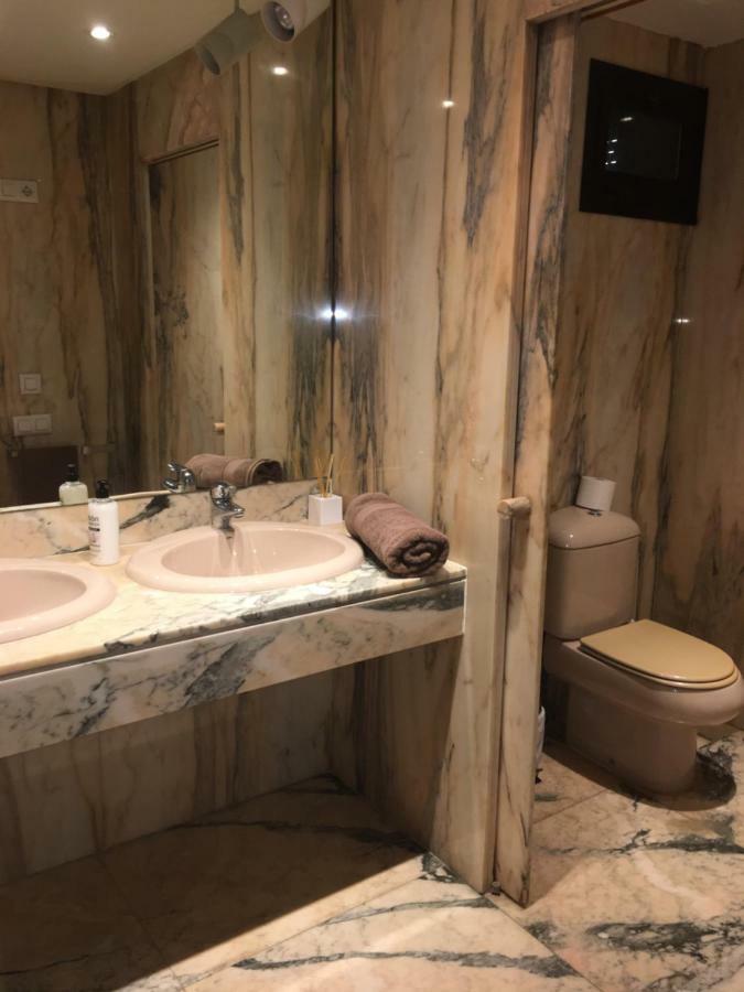 Apartamento Centrico Parking - Wifi Daire Valensiya Dış mekan fotoğraf